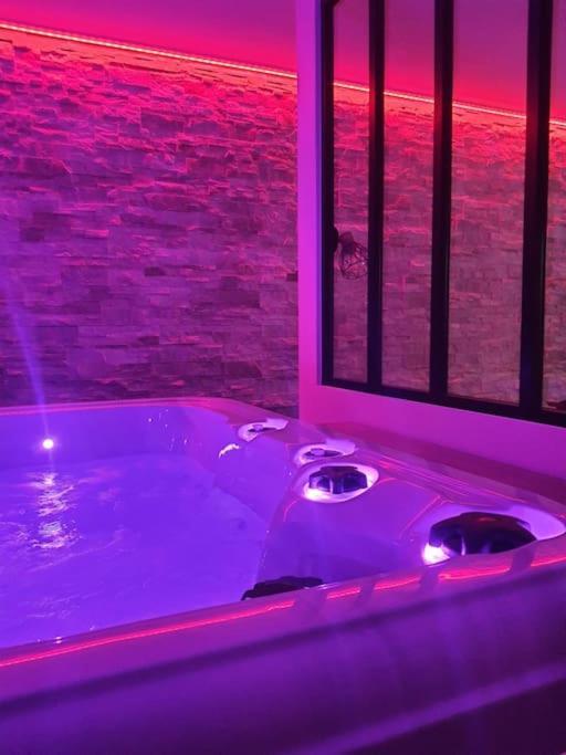 פרפיניין Superbe Appartement Avec Jacuzzi Et Exterieur מראה חיצוני תמונה