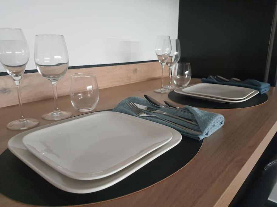 פרפיניין Superbe Appartement Avec Jacuzzi Et Exterieur מראה חיצוני תמונה