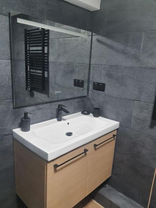 פרפיניין Superbe Appartement Avec Jacuzzi Et Exterieur מראה חיצוני תמונה